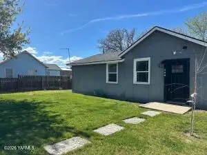 204 N Spokane St, Moxee, WA 98936 - #3