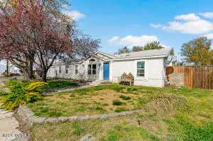 101 Northstone Pky, Zillah, WA 98953