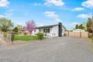 1913 S 10th Ave, Union Gap, WA 98903 - #1