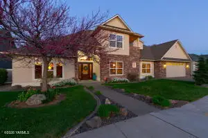 2205 S 88th Ave, Yakima, WA 98903 - #3