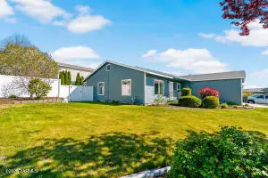 713 N Tumac Dr, Yakima, WA 98901