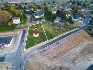 829 Vine Ave, Sunnyside, WA 98944 - #1