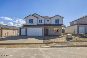 308 Victoria St, Sunnyside, WA 98944 - #1