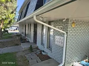 1319 Jefferson Ave, Yakima, WA 98902