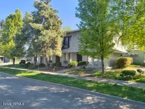 1319 Jefferson Ave, Yakima, WA 98902 - #2