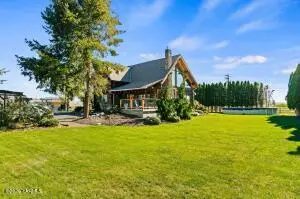 2550 Kays Rd, Wapato, WA 98951 - #2