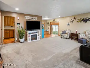 10 S Viking Dr, Selah, WA 98942 - #2