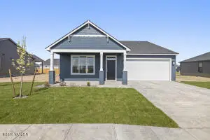 313 Amberly Ave Ave, Grandview, WA 98930 - #1