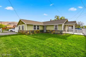 1301 N 2nd St, Yakima, WA 98901 - #1