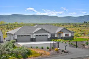 448 Red Tail Rd, Yakima, WA 98908 - #1