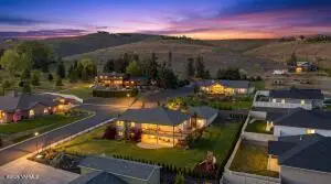 213 N 93rd Ave, Yakima, WA 98908 - #3