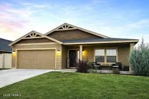 903 Cascade Ave, Moxee, WA 98936 - #1