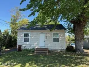 721 N 15th Ave, Yakima, WA 98902