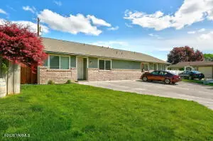 1703 Cedar Hills Ct, Yakima, WA 98902