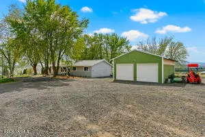 930 Cabin Ln, Selah, WA 98942