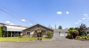 803 Lynn Pl, Yakima, WA 98901
