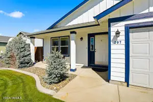 207 S Sterling St, Moxee, WA 98936 - #2