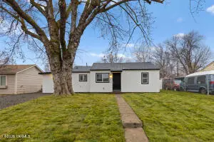 1318 S 11th Ave, Yakima, WA 98902