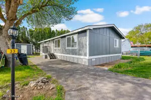 510 Hall Rd #33, Yakima, WA 98908