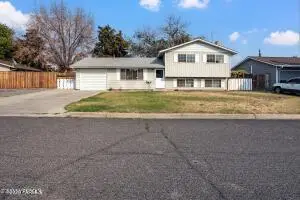 1203 S 29th Ave, Yakima, WA 98902 - #1