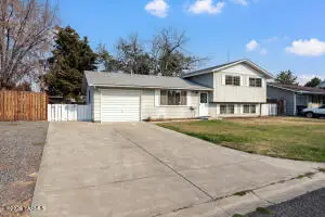 1203 S 29th Ave, Yakima, WA 98902 - #3