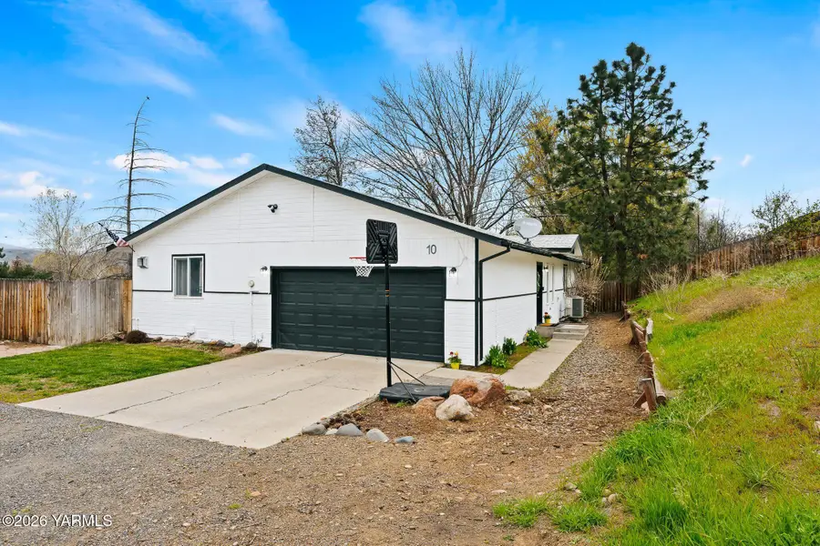 10 Cedar Hill Dr, Yakima, WA 98908 - #3
