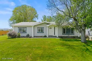 1550 Gibson Rd, Selah, WA 98942 - #1