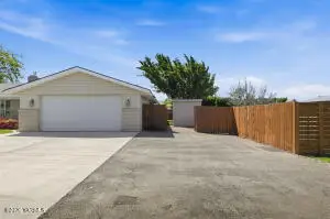 3606 Clinton Way, Yakima, WA 98902 - #3