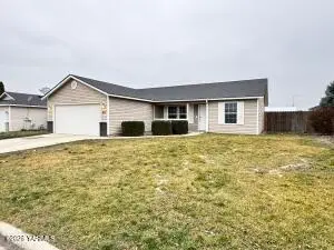 815 Jessica Ct, Grandview, WA 98930 - Image #2