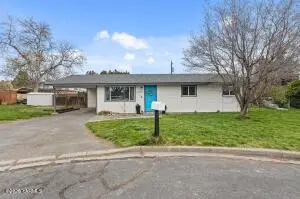 3702 Parkway Pl, Yakima, WA 98902