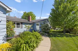 221 N 32nd Ave, Yakima, WA 98902