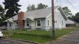 302 W Prasch Ave #A & B, Yakima, WA 98902