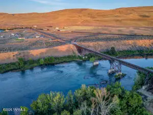 80450 N 757, Prosser, WA 99350 - #2