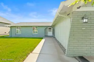 651 S 83rd Ave, Yakima, WA 98908 - #1