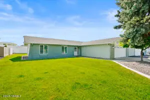 651 S 83rd Ave, Yakima, WA 98908 - #2