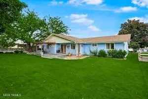 11806 Bristol Ct, Yakima, WA 98908 - #2