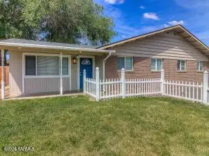 4002 W Walnut St, Yakima, WA 98908