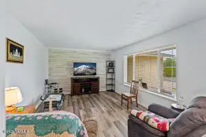 5213 Manor Dr, Yakima, WA 98901 - #3