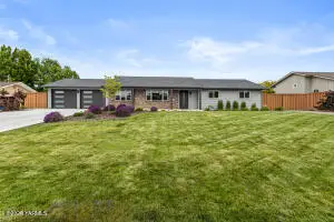 208 N 70th Ave, Yakima, WA 98908 - #1