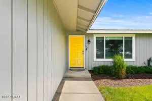 1301 Hamilton Ave, Yakima, WA 98902 - #2