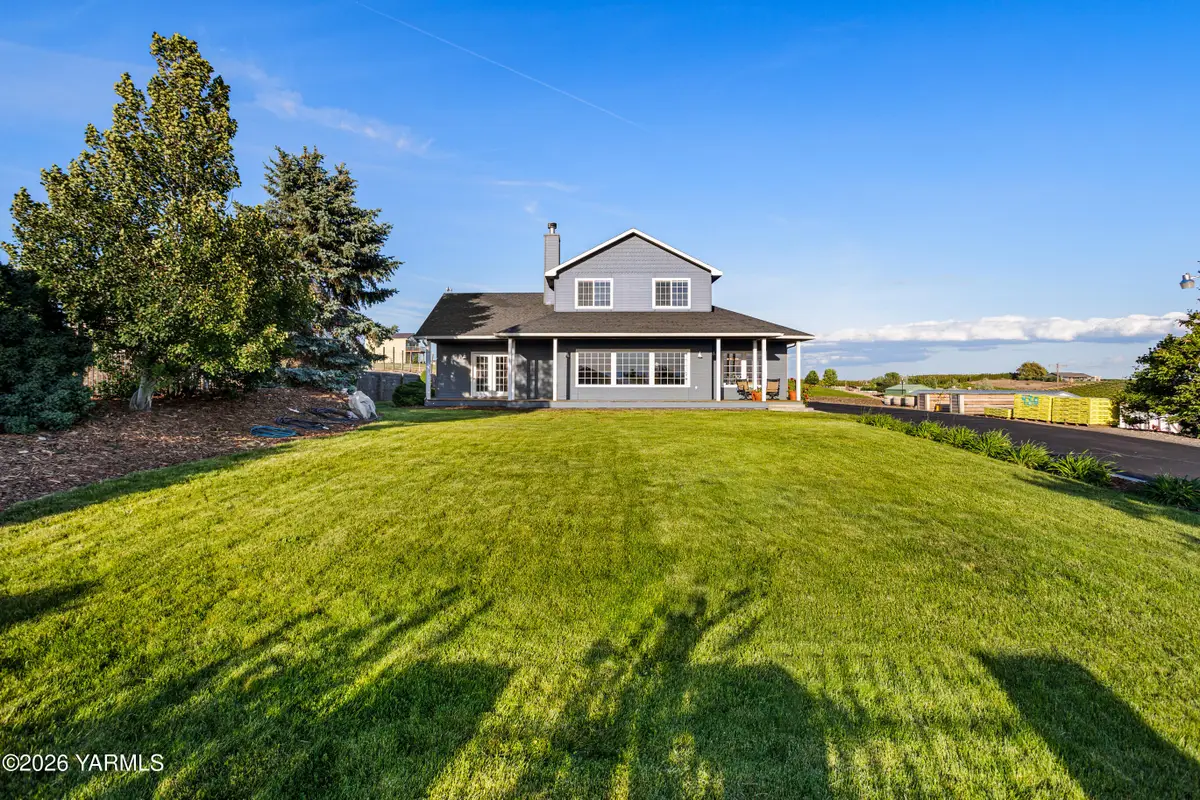 5060 Lombard Loop Rd, Zillah, WA 98953 - #1