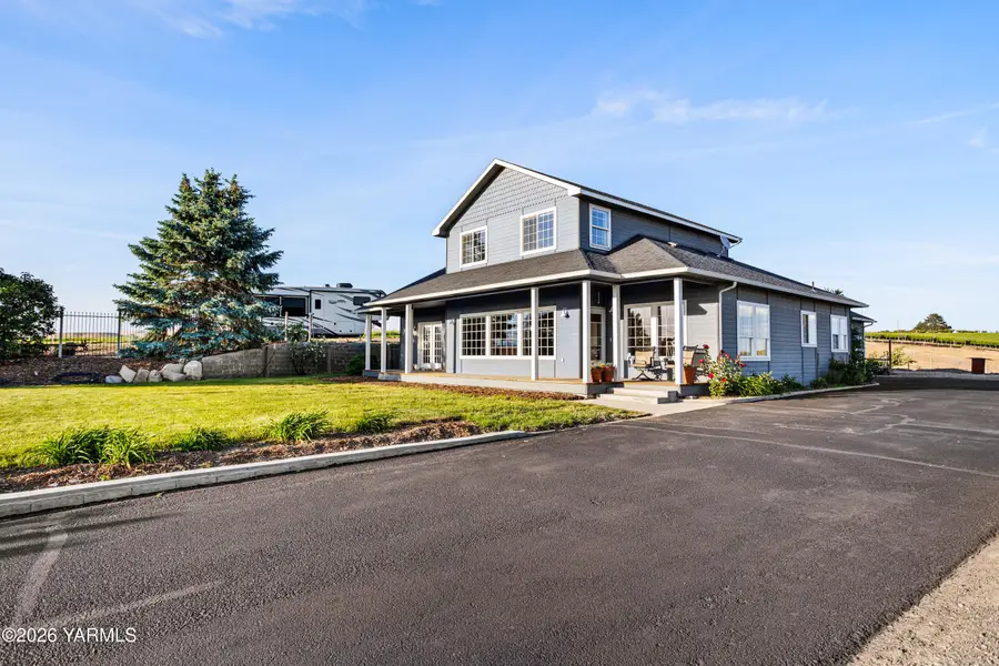 5060 Lombard Loop Rd, Zillah, WA 98953 - #2