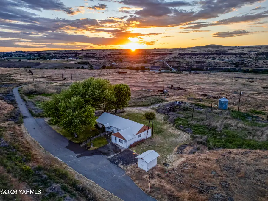 36322 N D Mccall Nw Rd, Benton City, WA 99320 - #2
