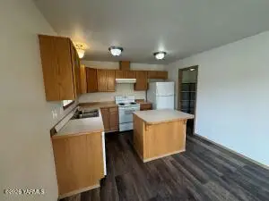 303 N 1st St #A, Selah, WA 98942 - #3