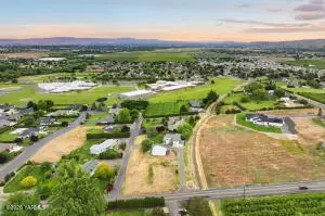 1605 S 80th Ave, Yakima, WA 98908 - #3