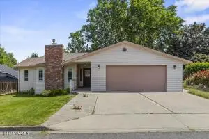 305 N 37th Ave, Yakima, WA 98902 - #1