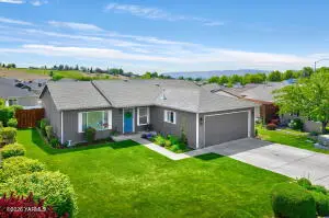 507 N 77th Ave, Yakima, WA 98908