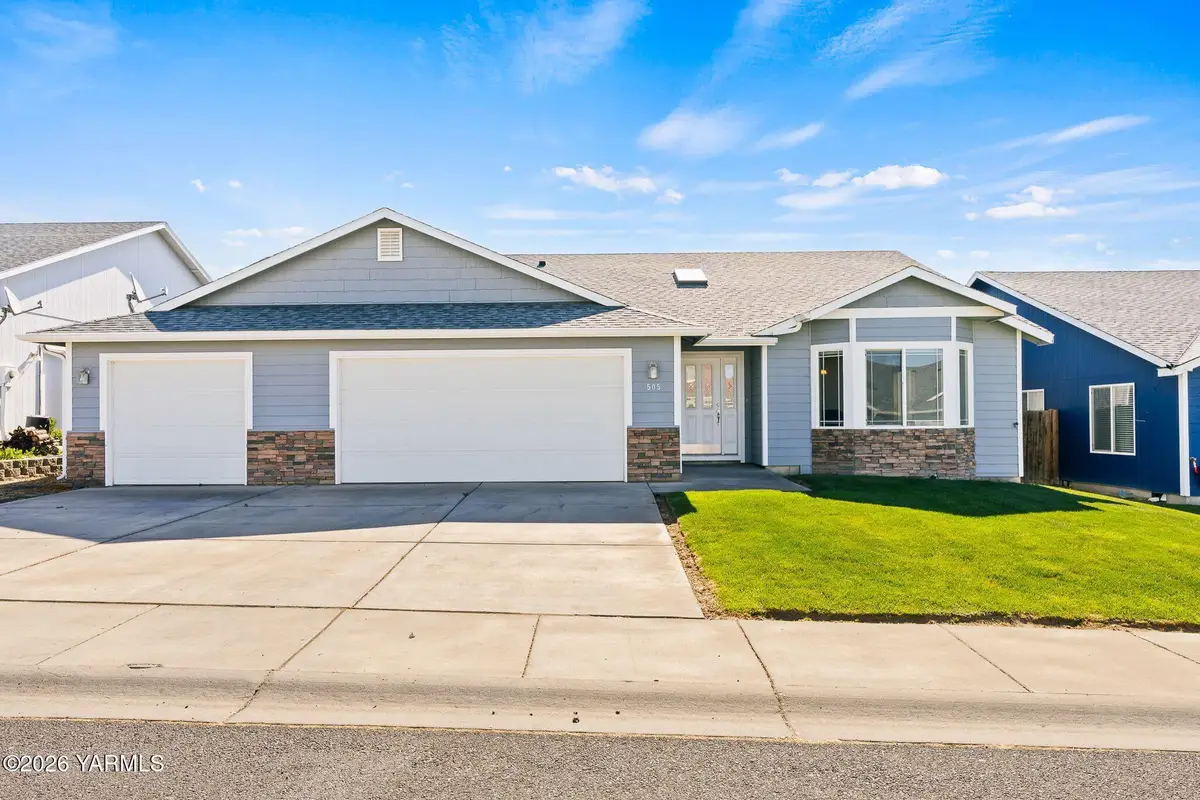 505 N Iler St, Moxee, WA 98936 - #1