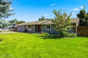 7008 W Pierce Ct, Yakima, WA 98908 - #3