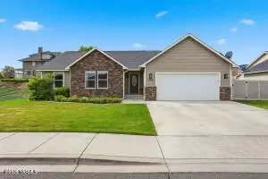 7202 Crown Crest Ave, Yakima, WA 98903 - #1